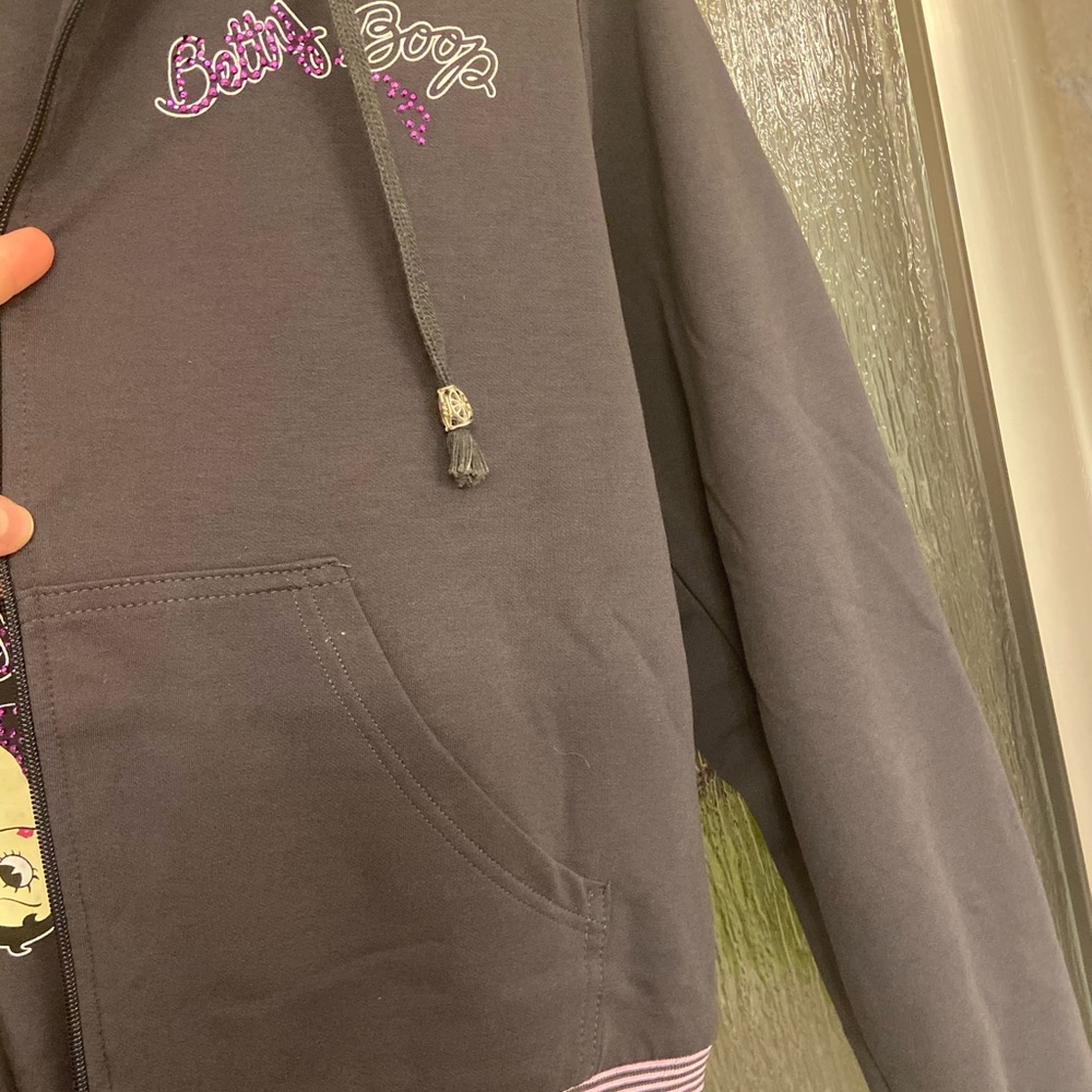 Tracksuit set - Picture 2 of 5